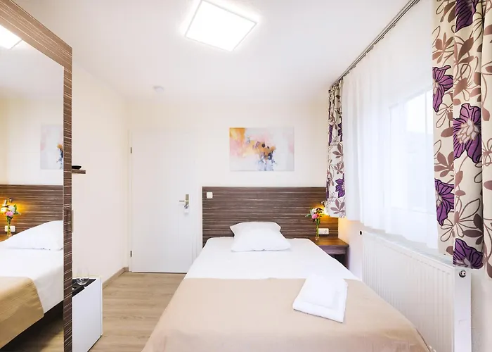 بيت ضيافة Altes Backhaus هيرتسوجيناوراخ